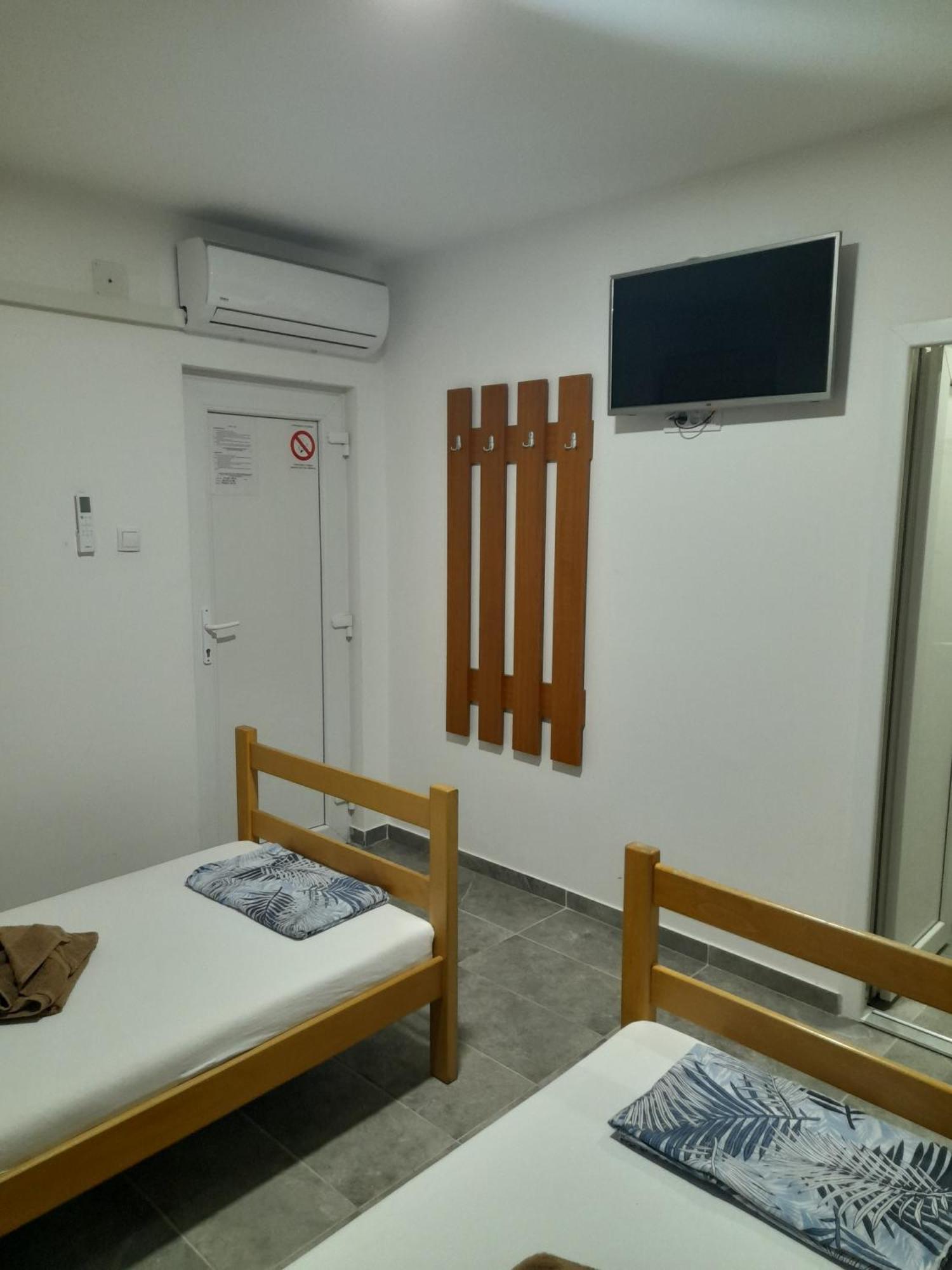 Libero Apartmani Surčin 외부 사진