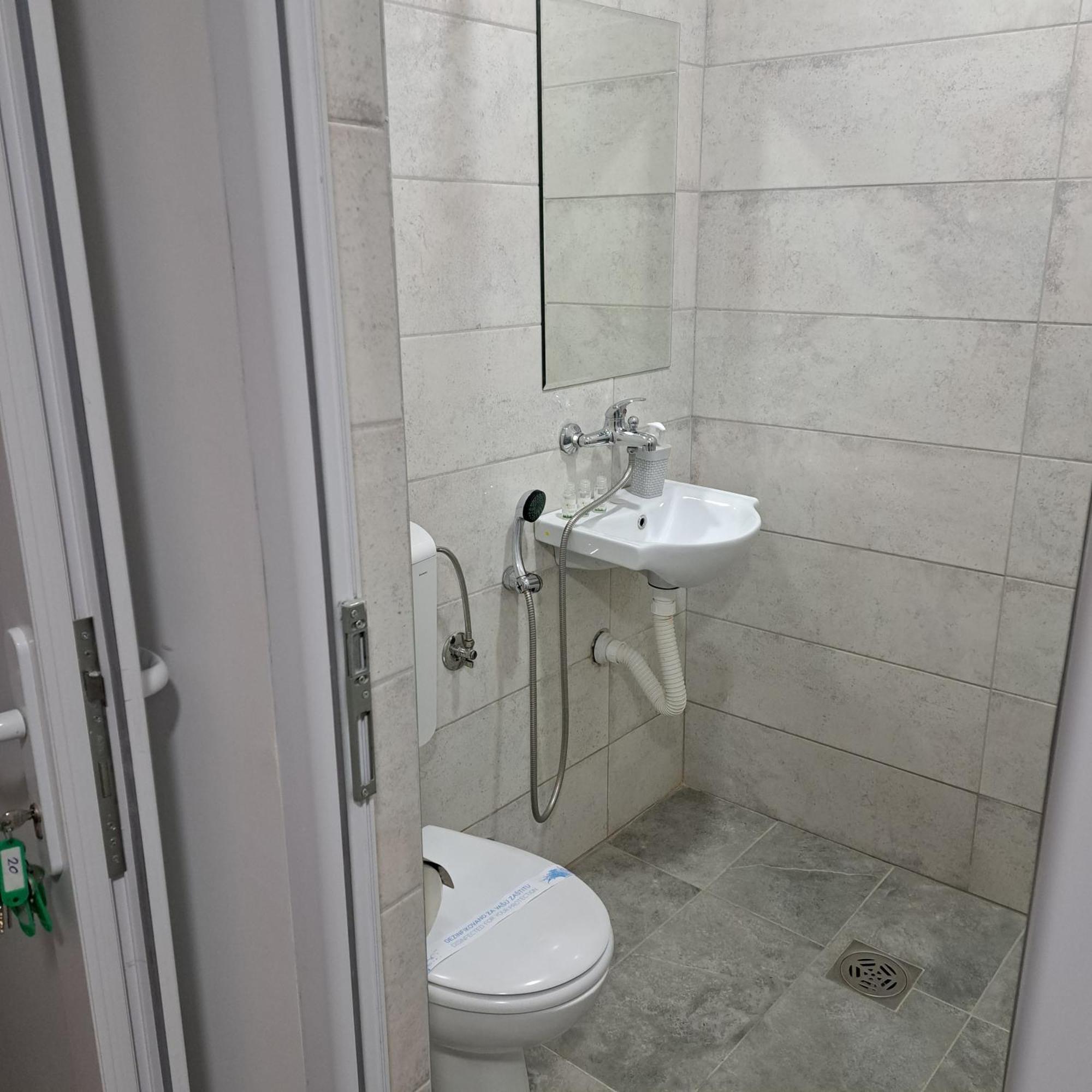 Libero Apartmani Surčin 외부 사진