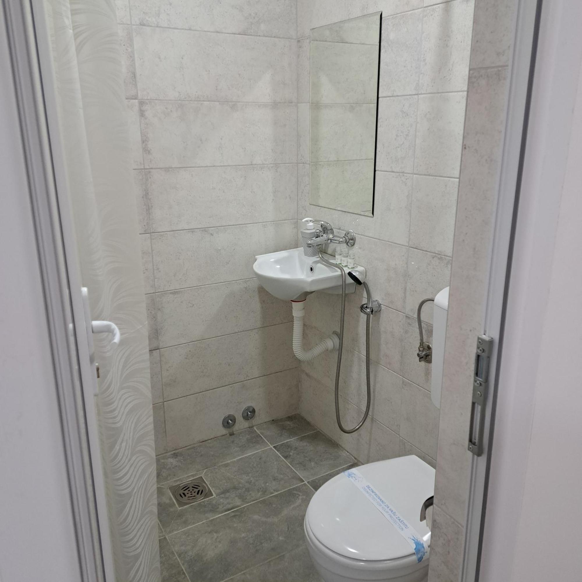 Libero Apartmani Surčin 외부 사진